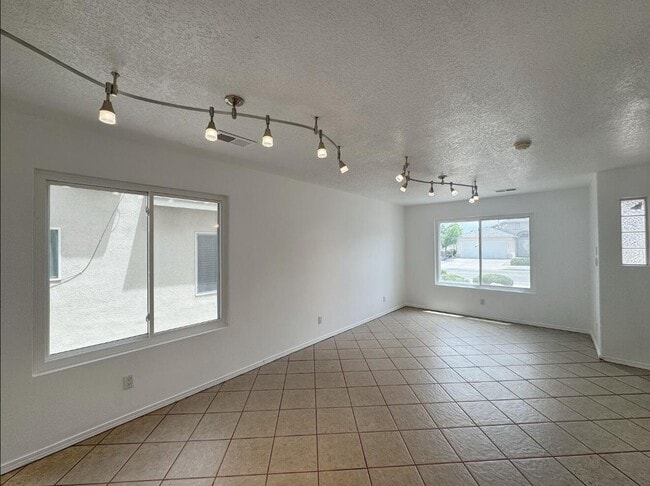 Building Photo - 7701 Banyon Ave NW