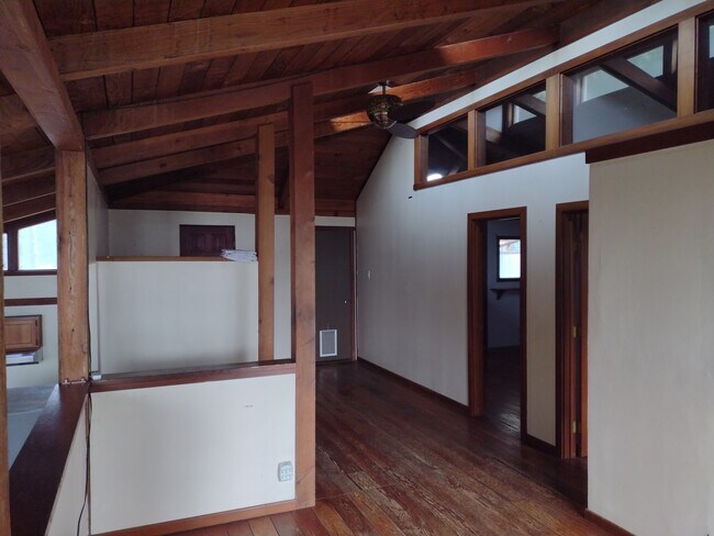Building Photo - 3961 Red Rock Rd