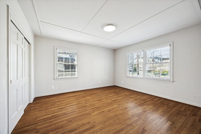 Building Photo - 2506 Avalon Pl