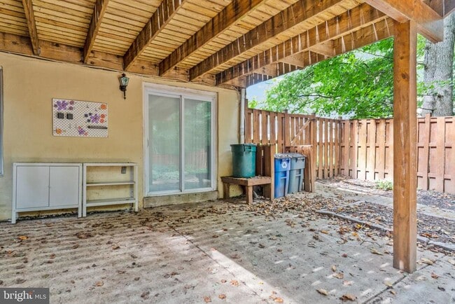Building Photo - 6414 Old Scotts Ct