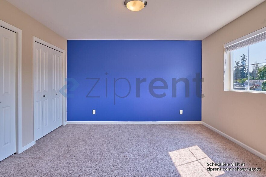 Building Photo - 6267 NE Sherborne St