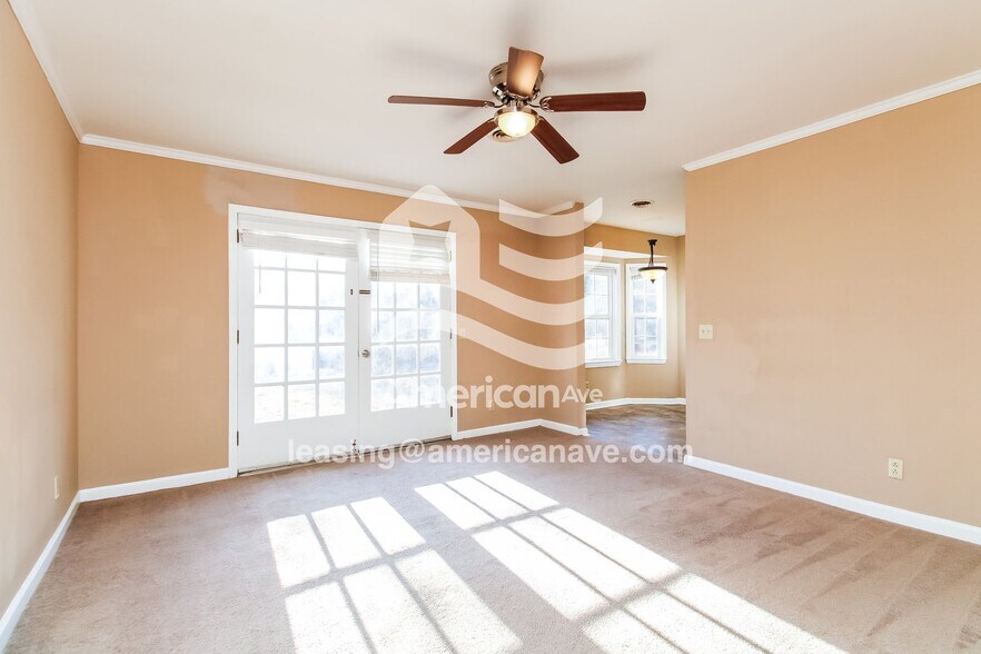 Building Photo - 205 Bob White Ave