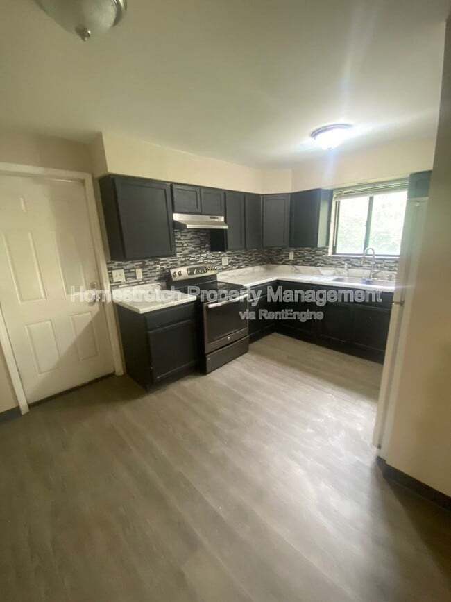 Primary Photo - 6657 Kenwood Dr