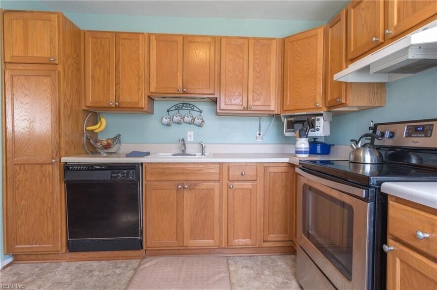 Building Photo - 301 Pepper Mill Ct