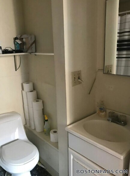 Building Photo - 4 Watson St