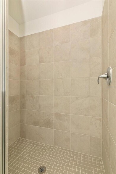 Building Photo - 12320 Wellen Golf St