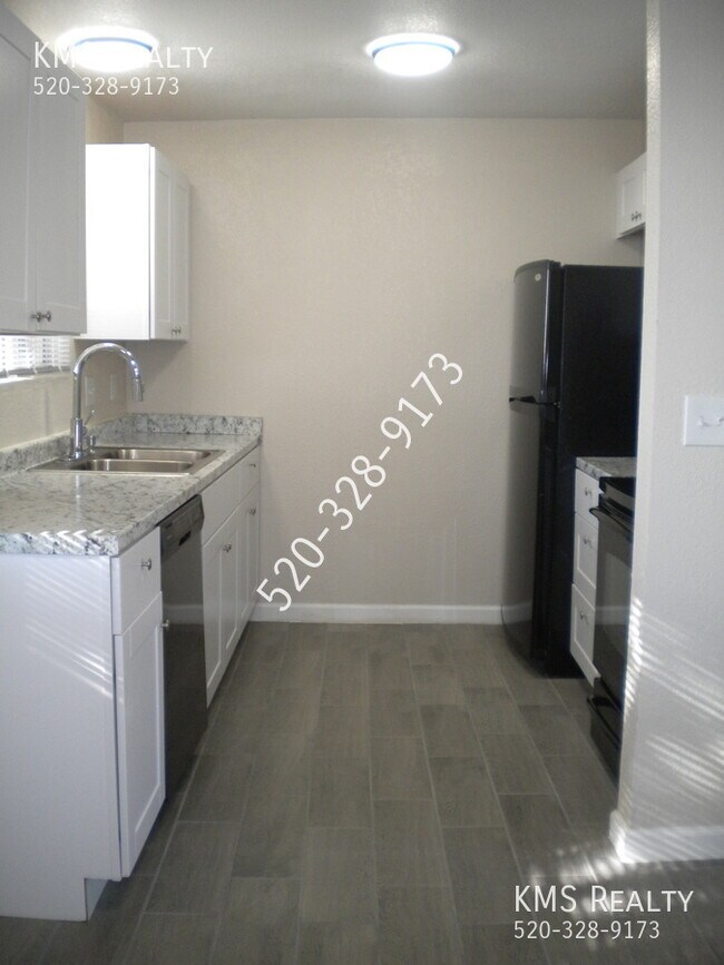 Building Photo - 3636 S Marvin Pl