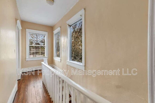 Building Photo - 1921 Reynolds St