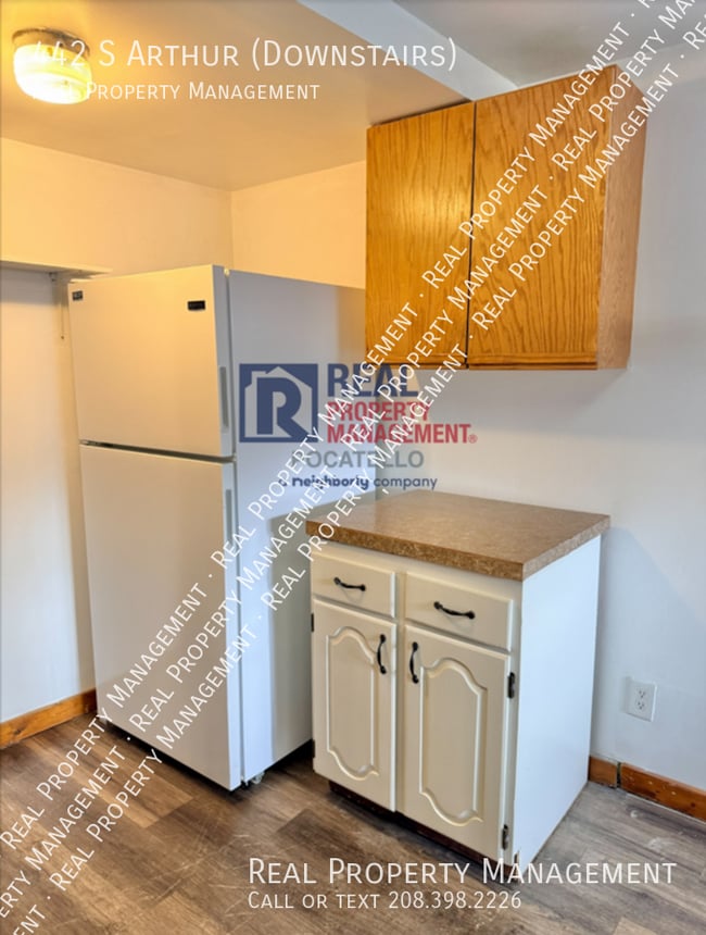 Building Photo - 442 S Arthur Ave