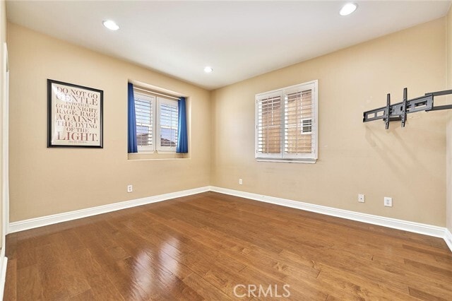 Building Photo - 524 S Petunia St