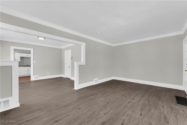 Building Photo - 3219 W 116th St