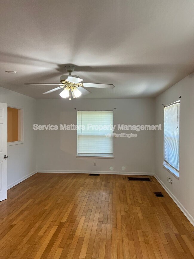 Building Photo - 5425 Westwood Dr