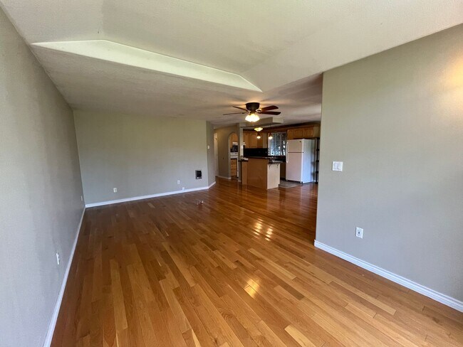 Building Photo - 4019 SE 66th Ave