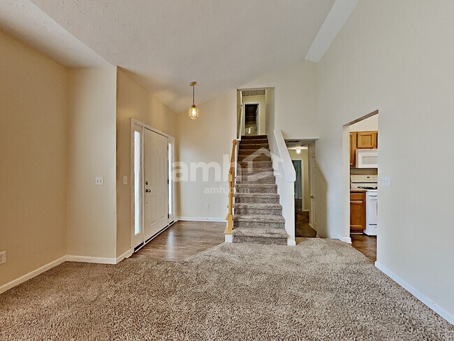 Building Photo - 2646 Lake Park Bnd