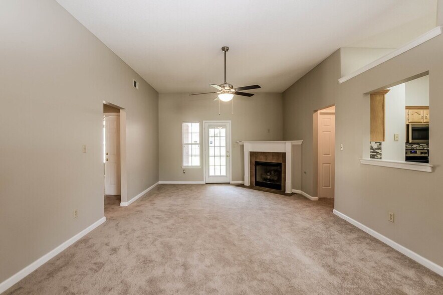 Building Photo - 8180 Cross Point Dr