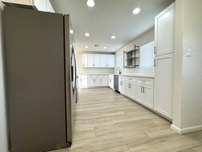 Building Photo - 4426 N 85th St