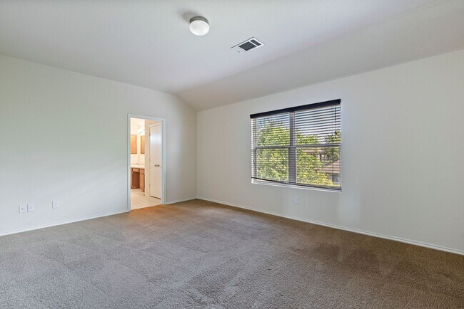 Building Photo - 12021 Pecangate Way