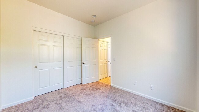 Building Photo - Rincon Valley FIVE Bedroom Three Bathroom Single Family Home!