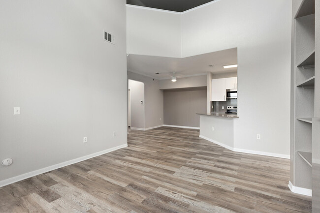 Building Photo - 6021 Castlegate Dr W