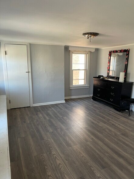 Building Photo - 59 E Paul Ave