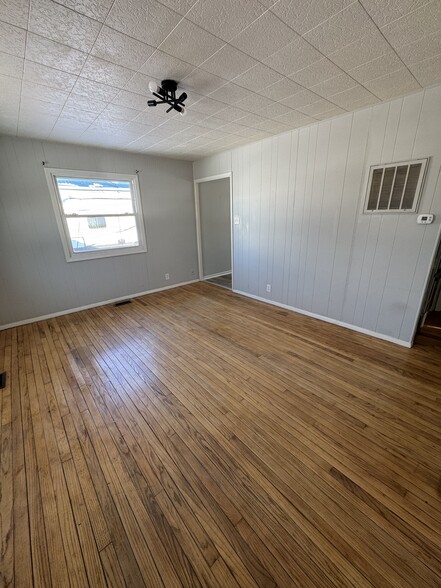 Building Photo - 381 Alena St