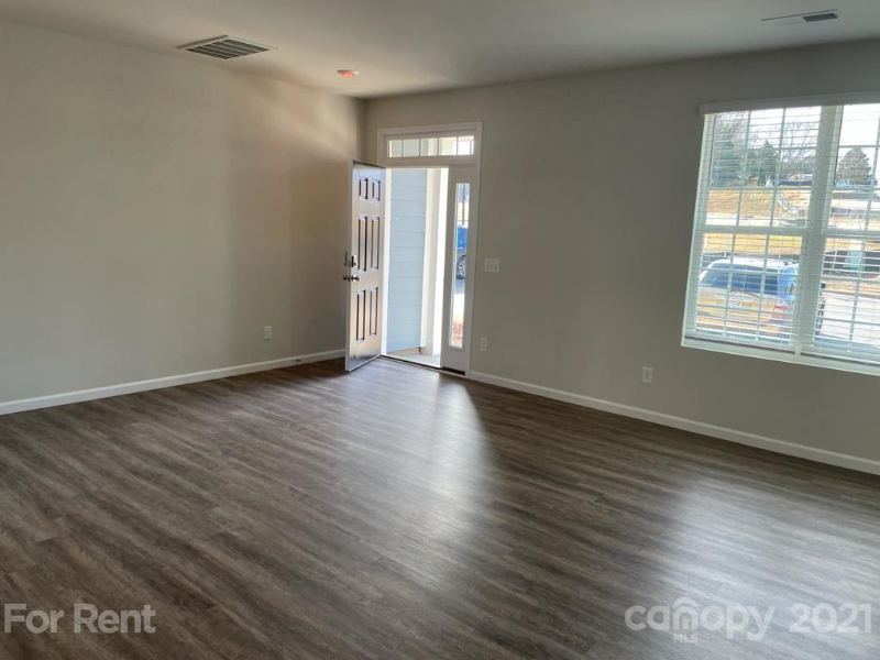 Building Photo - 534 Dorman St