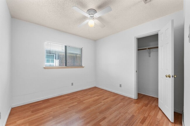 Building Photo - 5406 Meadow Vista Ln