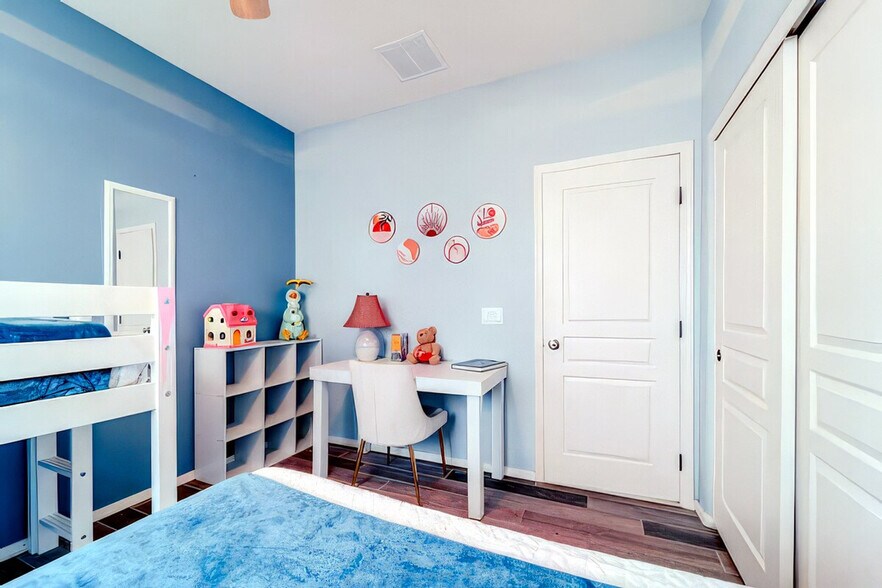 Building Photo - 1549 E Judi Pl