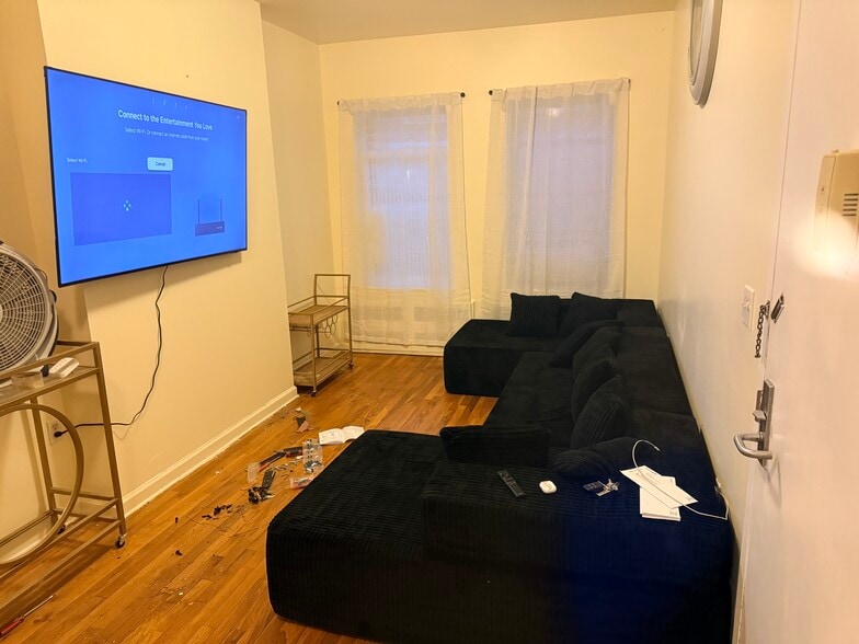 Building Photo - 295 Throop Ave