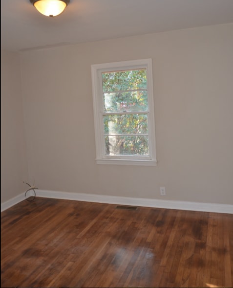 Building Photo - 3411 Lark Lane