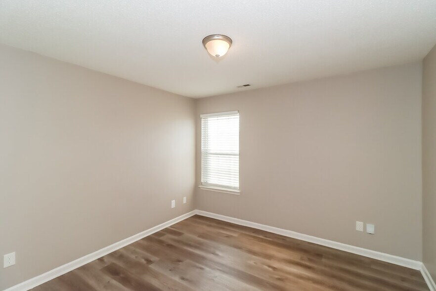 Building Photo - 12041 Serenade Ct