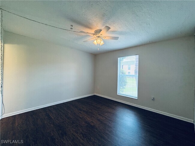 Building Photo - 12670 Kenwood Ln