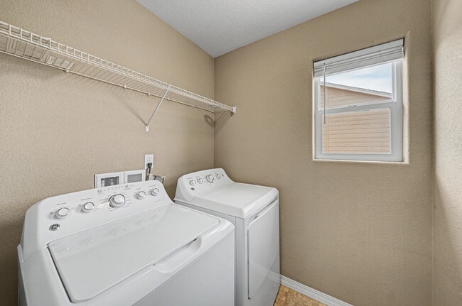 Building Photo - 9515 Bryce Canyon Dr