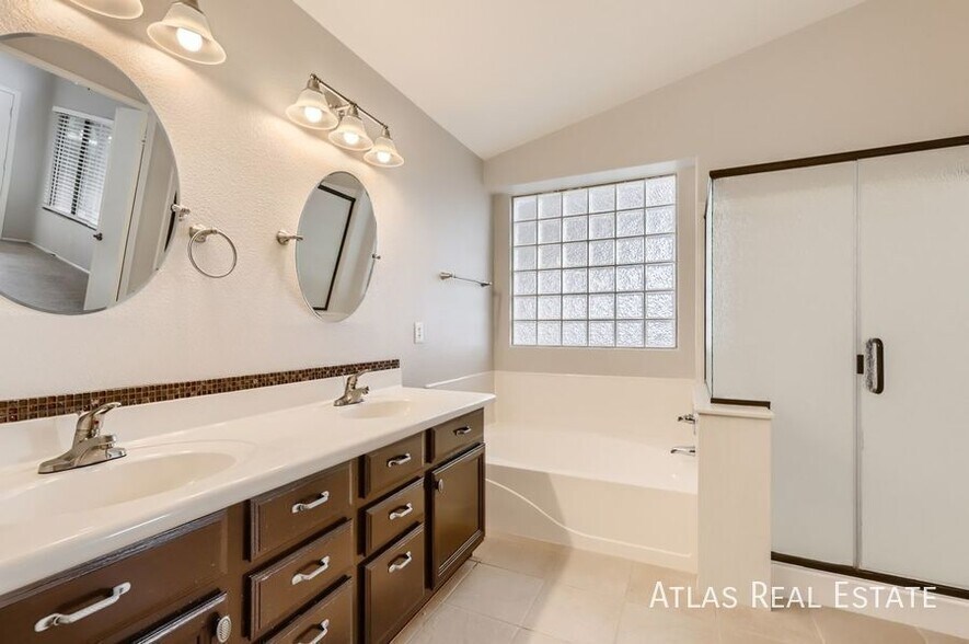 Building Photo - 5338 N Ormondo Way