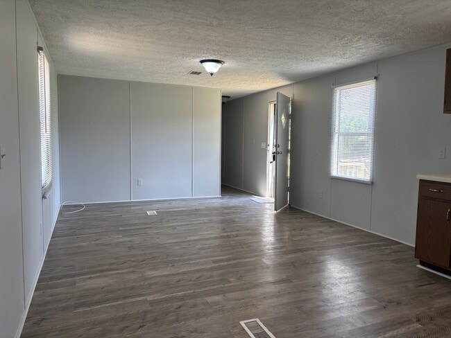 Building Photo - 1525 Wade-Stedman Rd