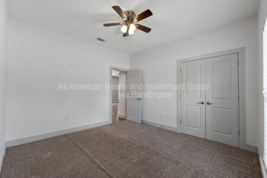 Building Photo - 4464 Goldfinch Way