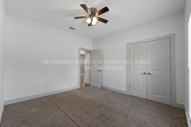 Building Photo - 4464 Goldfinch Way