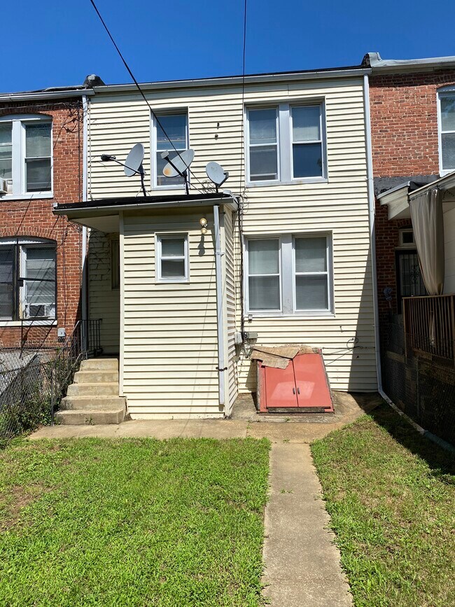 Building Photo - 4009 W Cold Spring Ln