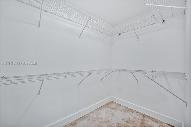 Building Photo - 2616 Carambola Cir N