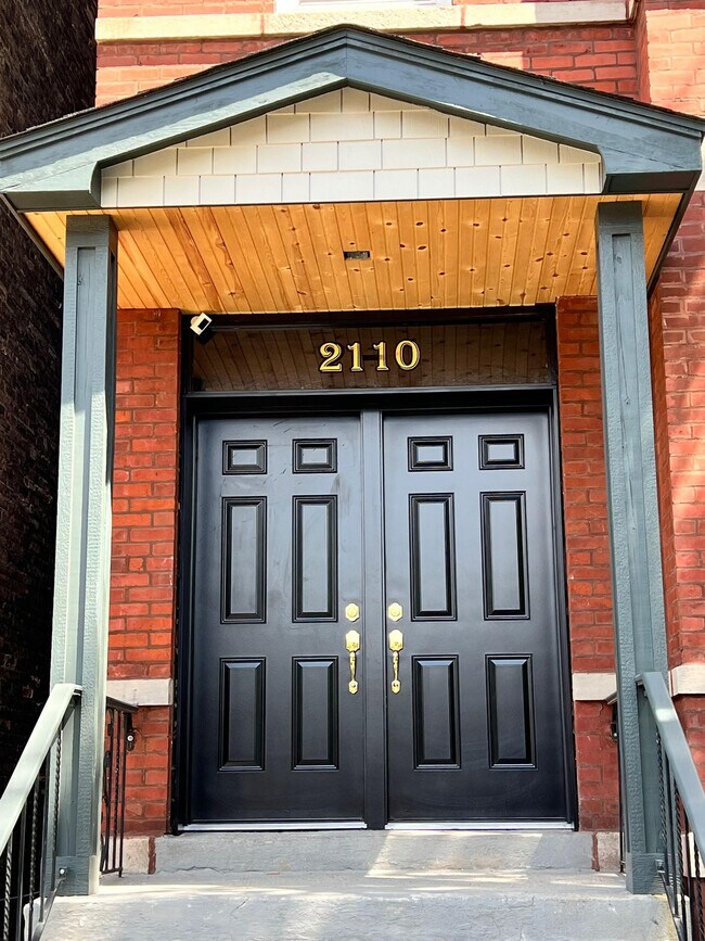 Building Photo - 2110 W 21st Pl