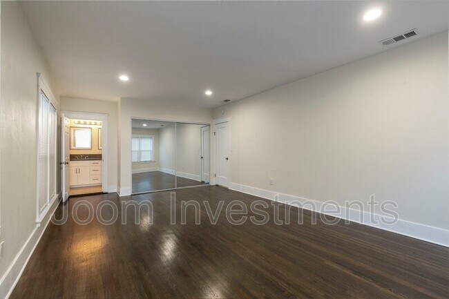 Building Photo - 912 N Stoneman Ave