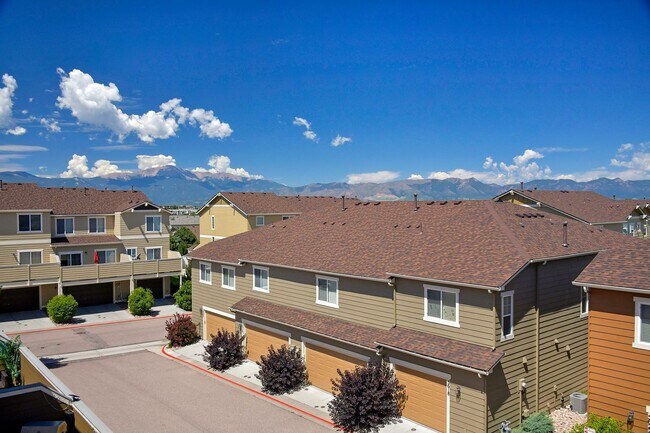 Building Photo - 2-Story Townhome - Excellent Condition- Mo...