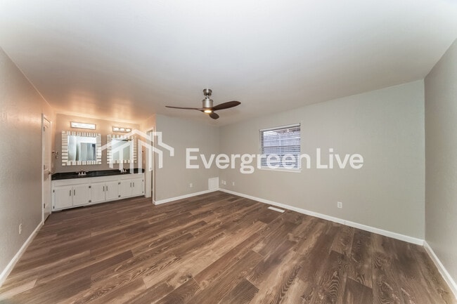 Building Photo - 609 Banner Ave