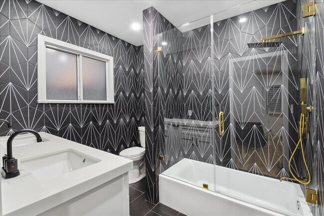 Building Photo - 16800 Bollinger Dr