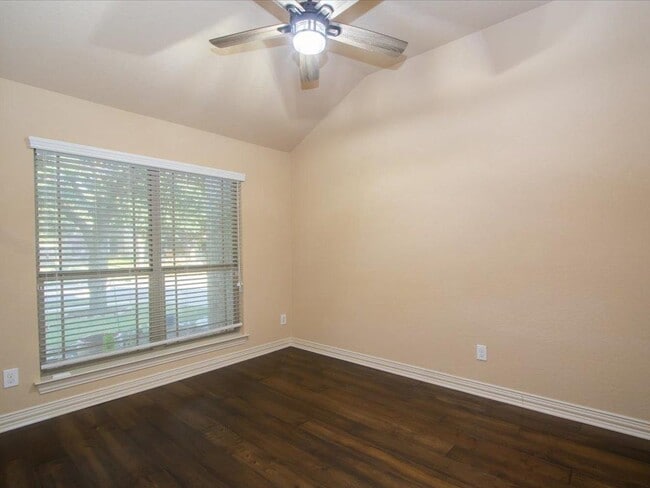 Building Photo - 26618 Camden Chase