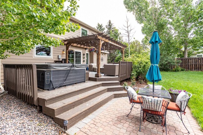 Building Photo - Charming Monument Retreat with  Private Ba...