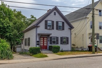 Building Photo - 10 Samoset St