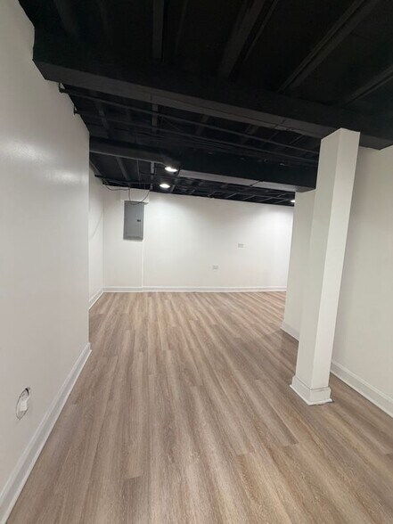 Building Photo - 1548 Taney St