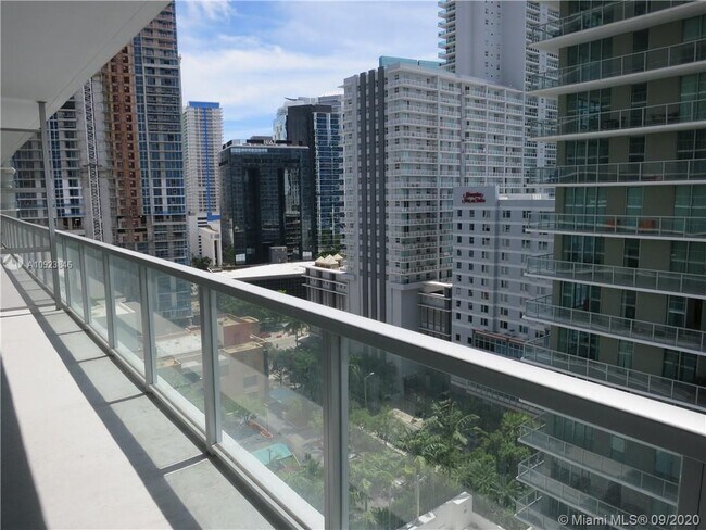Building Photo - 1111 SW 1 AV 1715-N Miami Fl 33130