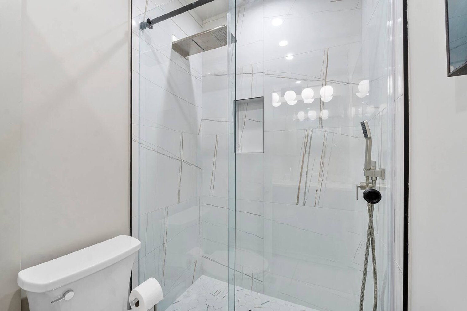 Building Photo - 99 Seaside Ave